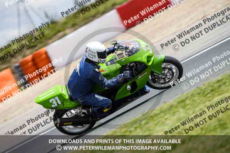 cadwell no limits trackday;cadwell park;cadwell park photographs;cadwell trackday photographs;enduro digital images;event digital images;eventdigitalimages;navarra;no limits trackdays;peter wileman photography;racing digital images;trackday digital images;trackday photos